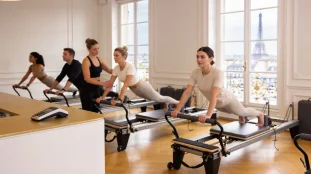 apprendre le pilates sur paris 8 avec poses studio photo